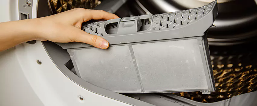Signs Of A Clogged Dryer Lint Trap in Geneva, Illinois